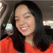 Tutora de química y biología imparte clases a personas de todas las edades